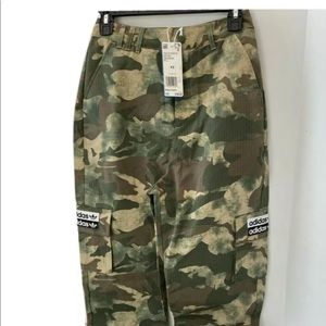 Addidas Original, Hepm Camo pants XS,Women’s